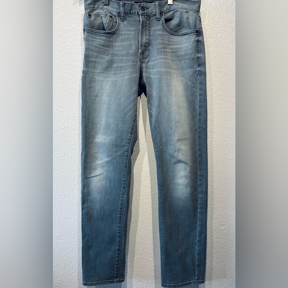 Lucky Brand Light Wash 121 Heritage Slim Jeans - Size 30x32 (Men’s)